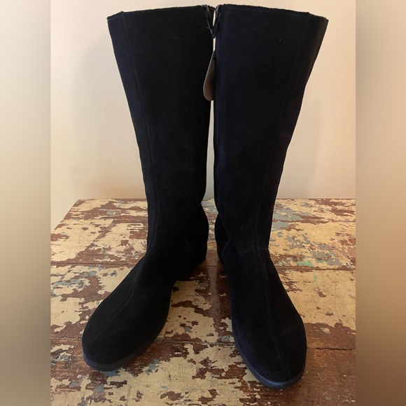Seychelles Shoes - La Canadienne, Pax Women's Boot-Black Suede, Size 6